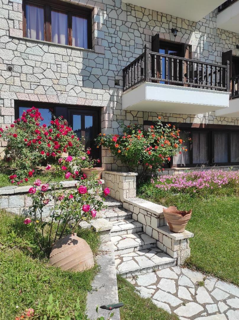 Ξενοδοχείο Μαγκιωση Neraïdochóri Exterior foto